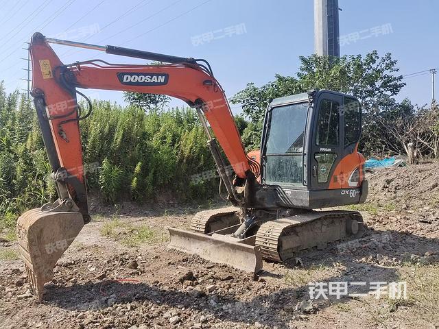 斗山DX55-9C挖掘机