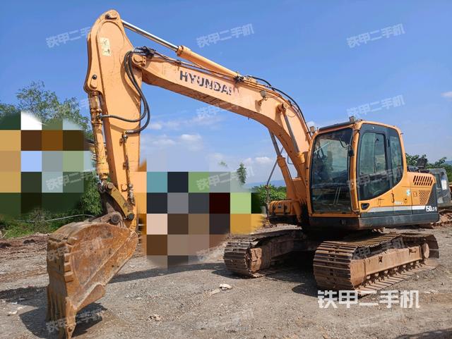 现代R150LC-9挖掘机