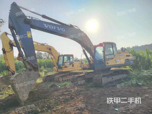 沃尔沃EC250D挖掘机
