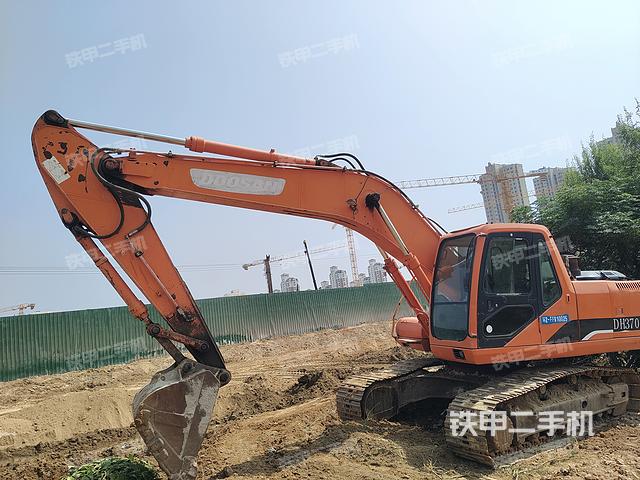 斗山DH215-7挖掘机