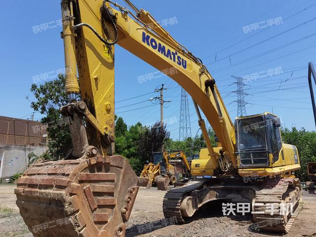 小松PC390LC-8M0挖掘机