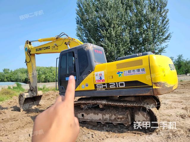 住友SH210-5挖掘机