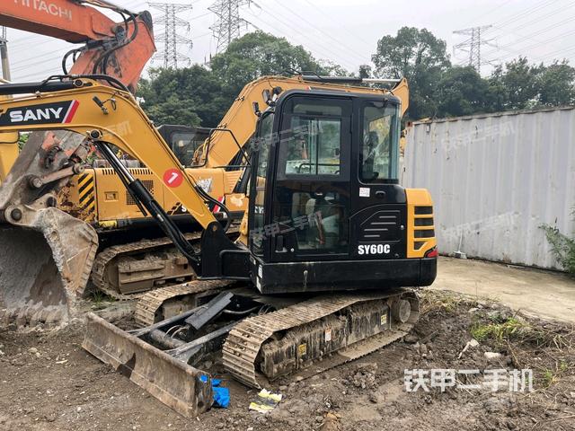 三一重工SY55C挖掘机