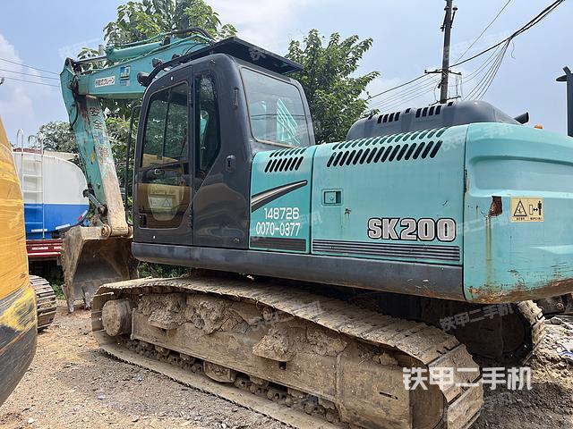 神钢SK200-8挖掘机