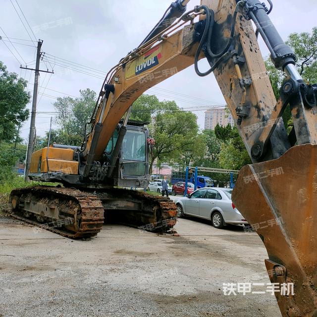 雷沃重工FR390E2-HD高原机挖掘机