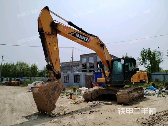三一重工SY215C挖掘机