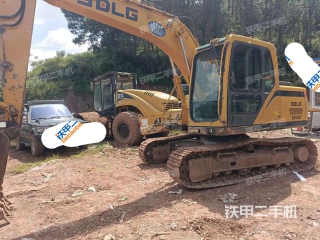 山东临工LG6135E挖掘机