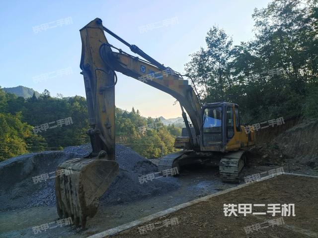 徐工XE215C挖掘机