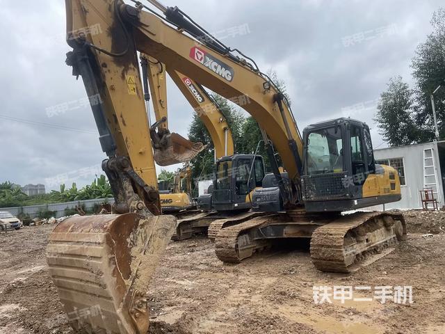 徐工XE215DA挖掘机