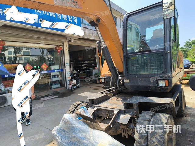 恒特重工HT75W挖掘机