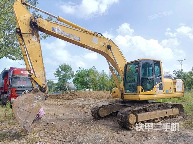 小松PC200-8挖掘机