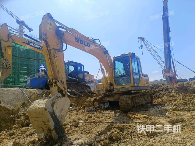 山东临工E6135F挖掘机