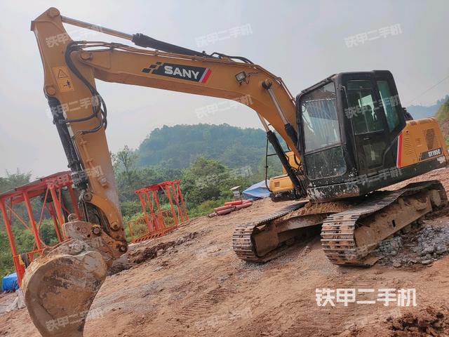 三一重工SY135C挖掘机