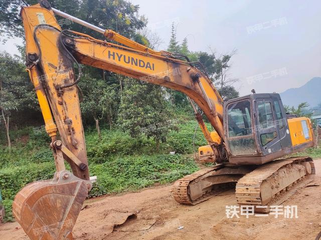 现代R215-7挖掘机