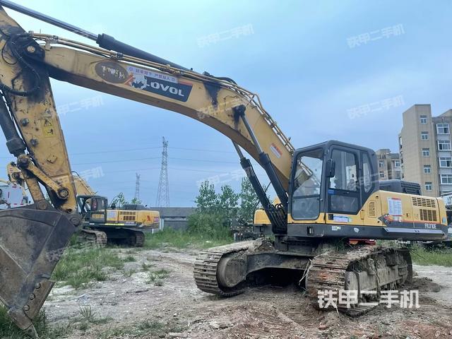 雷沃重工FR370E挖掘机