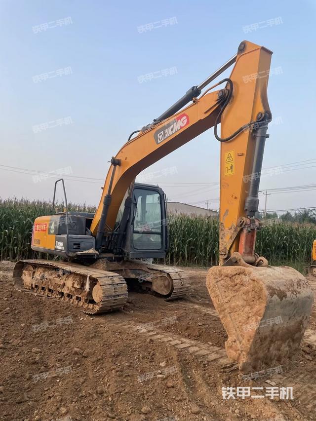 徐工XE150D挖掘机