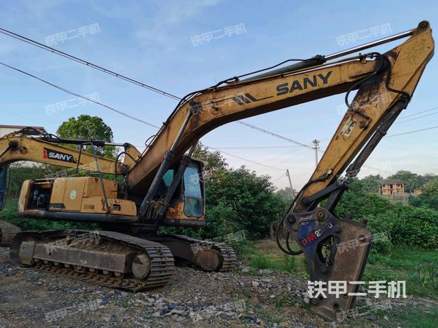 三一重工SY215C挖掘机