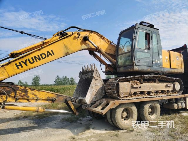 现代R215-7C挖掘机