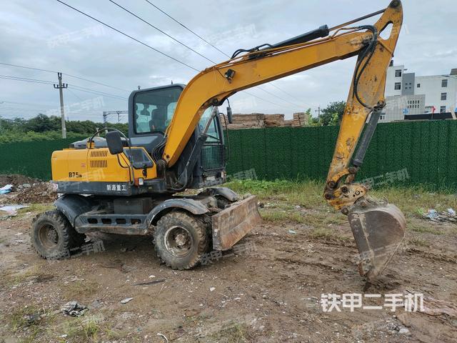 新源XYB75W-8挖掘机