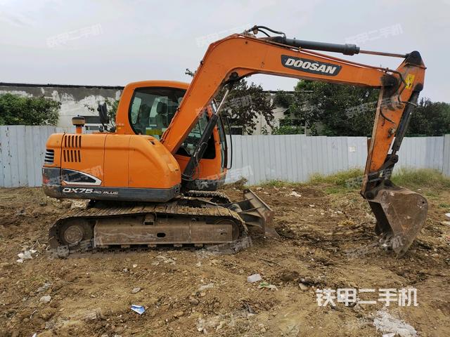 斗山DX75-9CN PLUS挖掘机