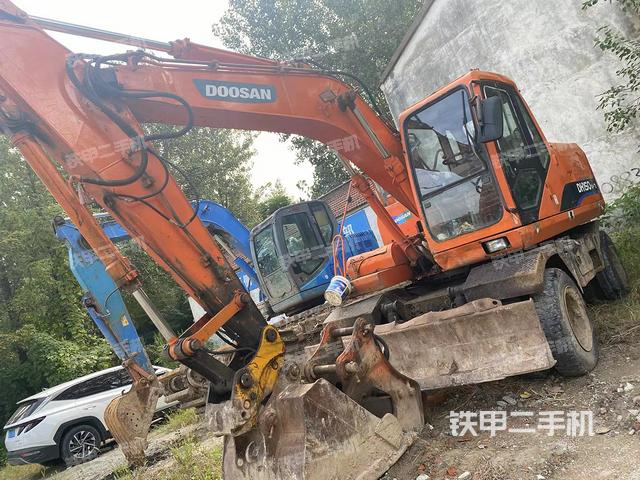 大宇DH130W-V挖掘机