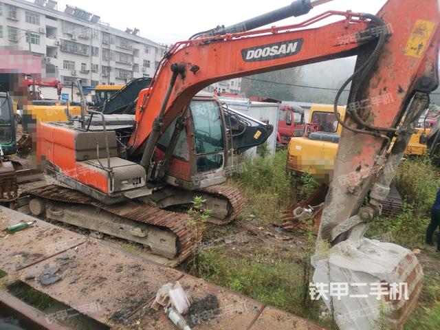 斗山DX150LC-9C挖掘机