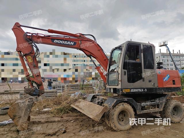 晋工JGM9075LN-9挖掘机