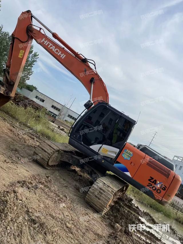 日立ZX200-5A挖掘机