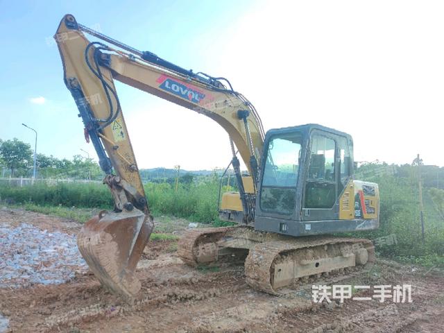 雷沃重工FR130E挖掘机