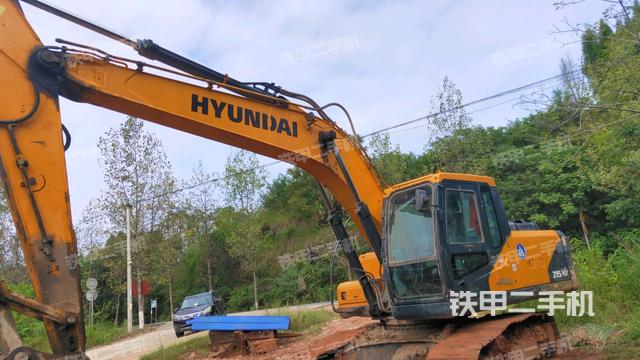 现代R215VS挖掘机