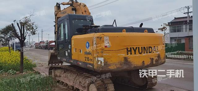 现代R215-7C挖掘机