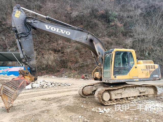 沃尔沃EC210B挖掘机