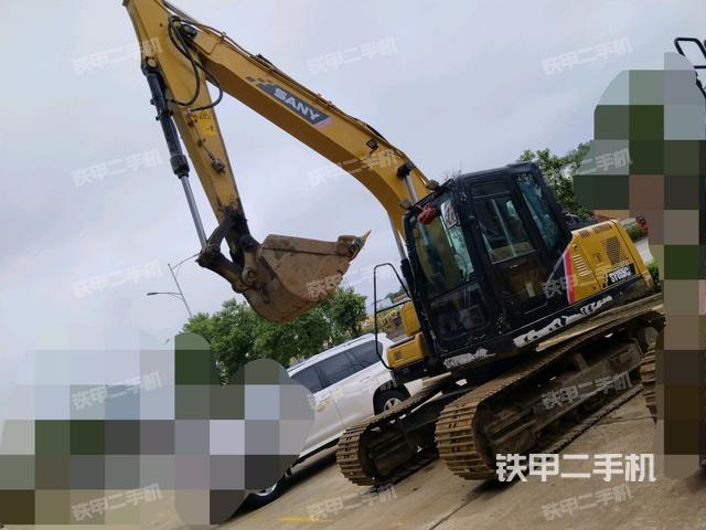 三一重工SY135C挖掘机