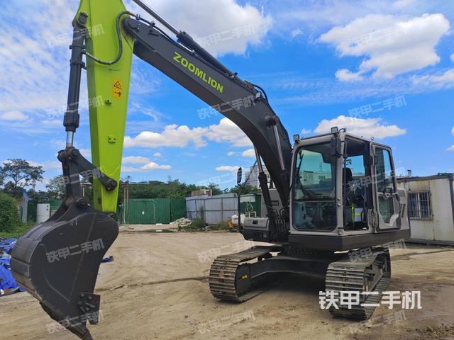 中联重科ZE135E-10挖掘机