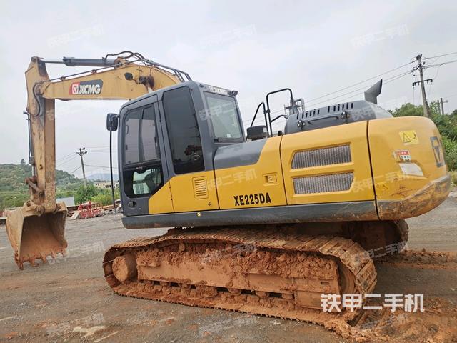 徐工XE205DA挖掘机