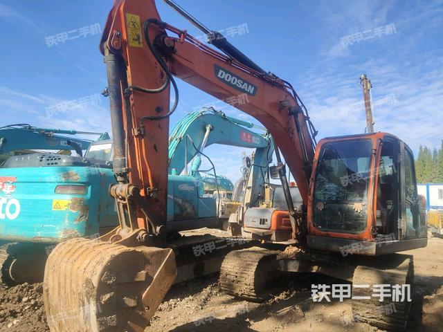 斗山DX130-9CN挖掘机