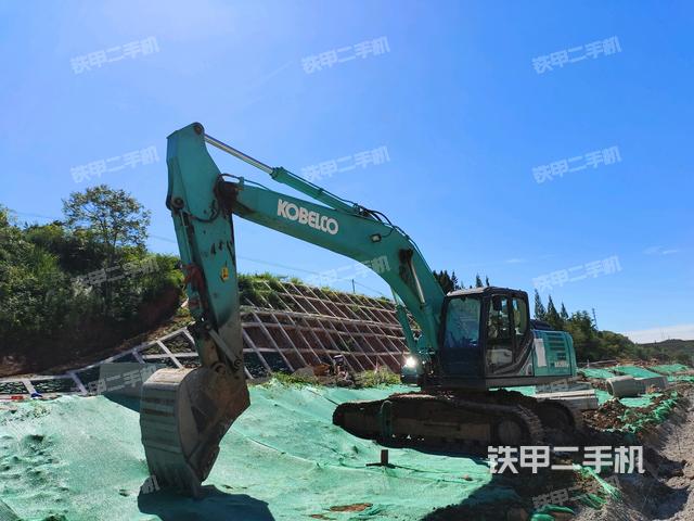 神钢SK250-10挖掘机