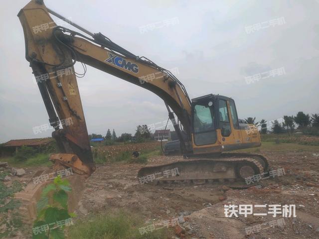 徐工XE215CA挖掘机