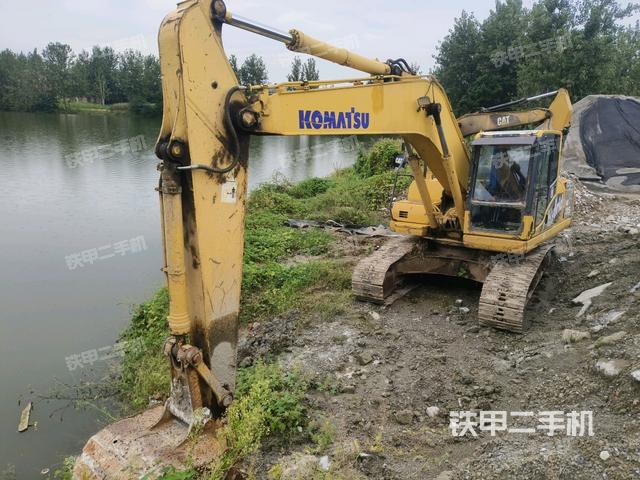 小松HB205-1挖掘机