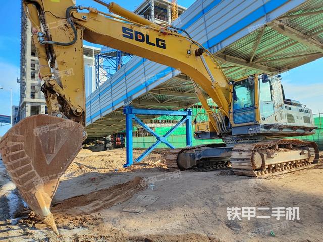 山东临工E6360F挖掘机