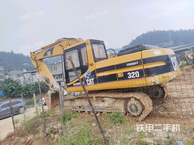 卡特彼勒320V2挖掘机