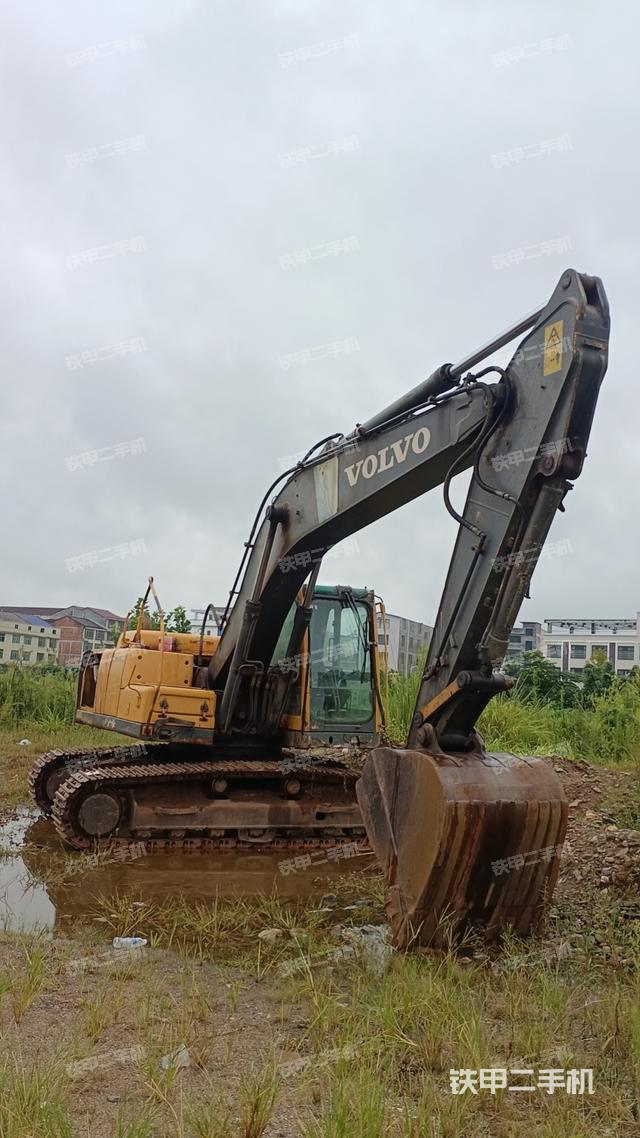 沃尔沃EC210B挖掘机