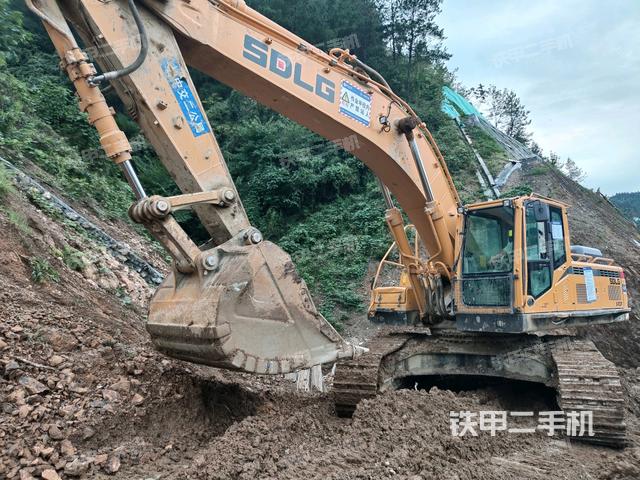 山东临工E6360F挖掘机