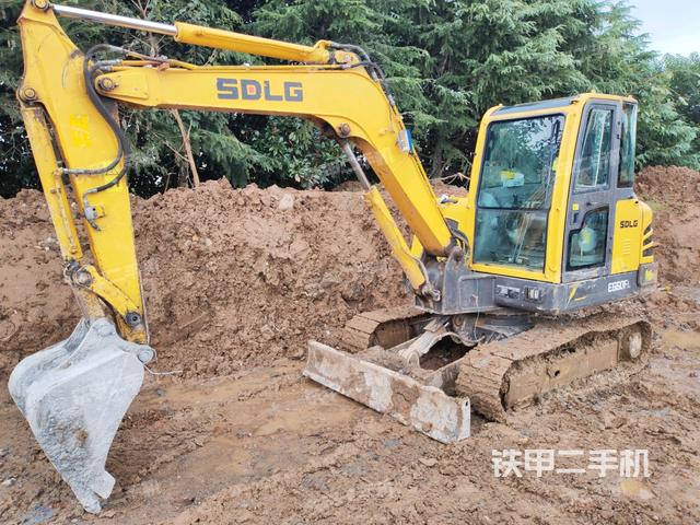 山东临工E660FL挖掘机