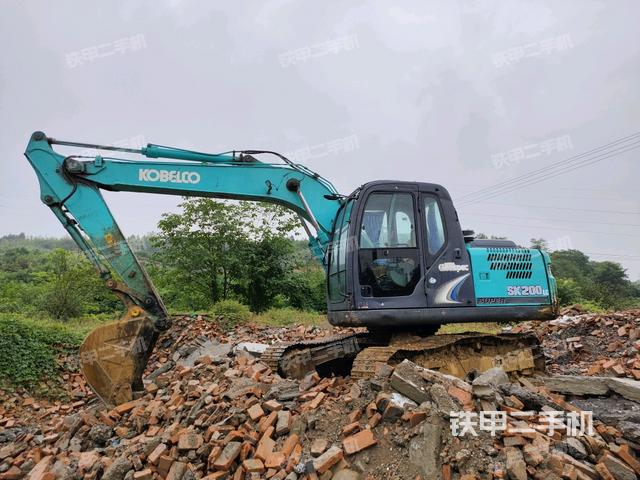 神钢SK140LC-8挖掘机