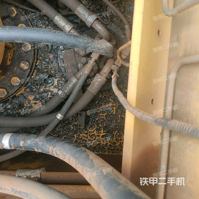 卡特彼勒324D挖掘机的设备实拍-第48张实拍照片