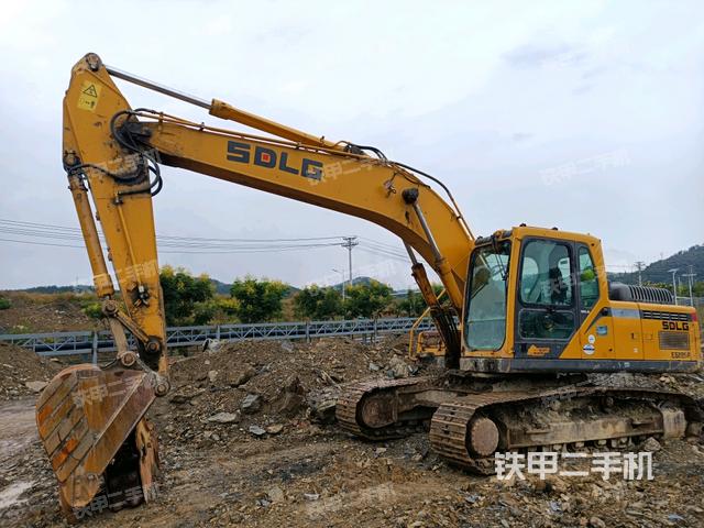 山东临工E6225F挖掘机