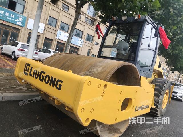 柳工CLG6122压路机