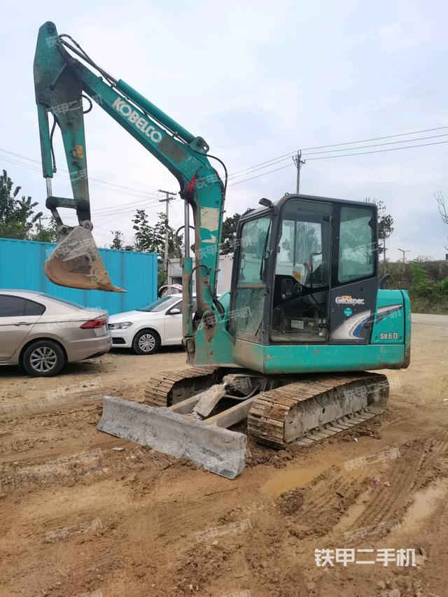 神钢SK60-8挖掘机