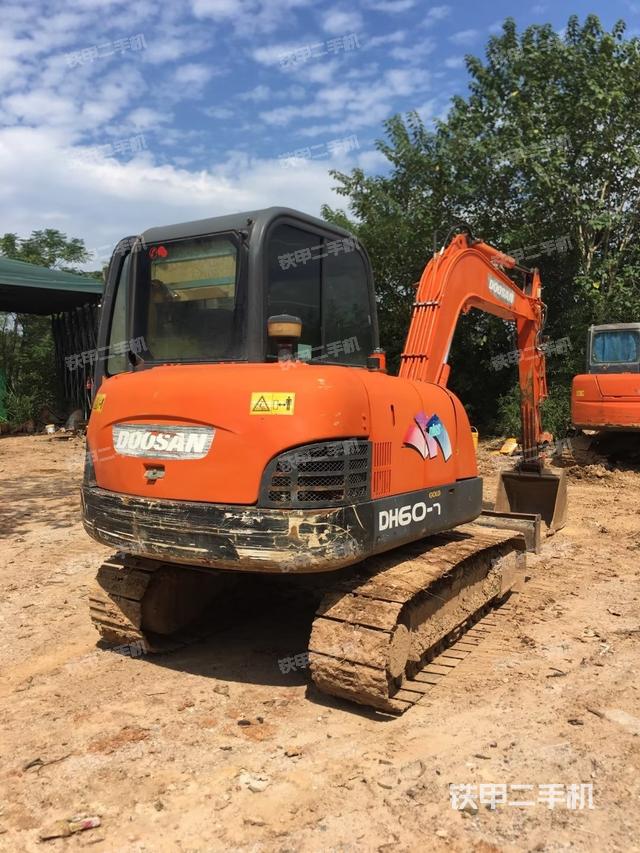 斗山DH60LC-7挖掘机
